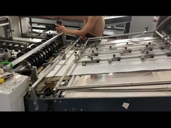 पुनर्नवीनीकरण सामग्री खरपतवार काटने सीएमवाईके/पैनटोन रंगों के साथ उपहार कागज बैग कस्टम मुद्रण